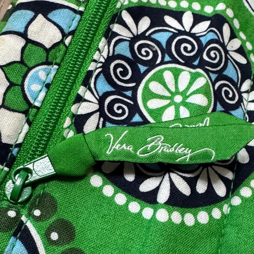 Vera Bradley wallet in the
"Cupcake Green" pattern in good condition - Picture 6 of 10